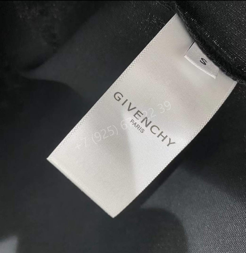 Футболка Givenchy