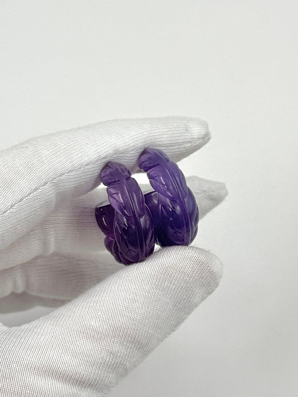 Серьги кольца из фиолетового пластика