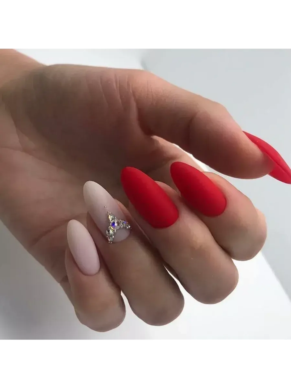 Гель лак для для ногтей Luxio Prerogative 15мл красный