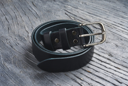 Ремень из текстурной итальянской кожи, цвет «грозовой», хромированная пряжка