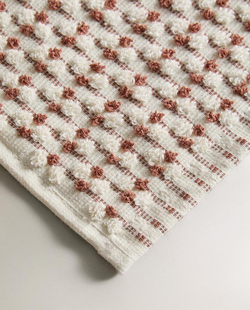 ZARA HOME БАННОЕ ПОЛОТЕНЦЕ ИЗ ХЛОПКА С РЕЛЬЕФНЫМ УЗОРОМ, РОЗОВЫЙ