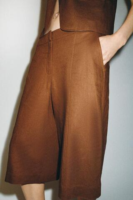 ZARA ДЛИННЫЕ БЕРМУДЫ ИЗ СМЕСОВОГО ЛЬНА, СВЕТЛО-КОРИЧНЕВЫЙ