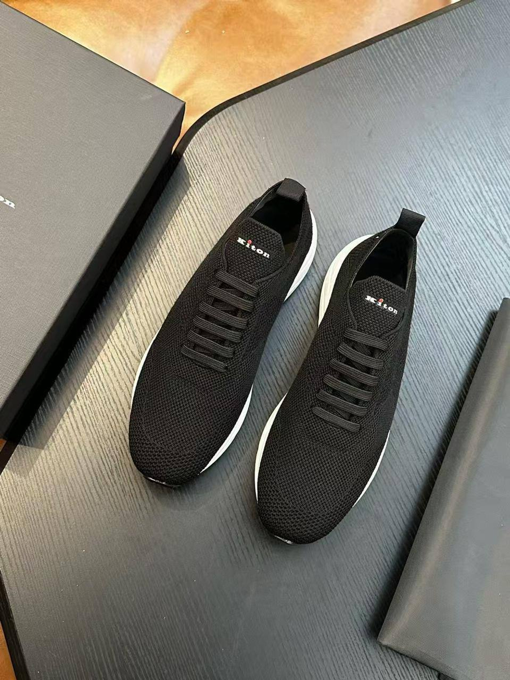 Кроссовки Kiton