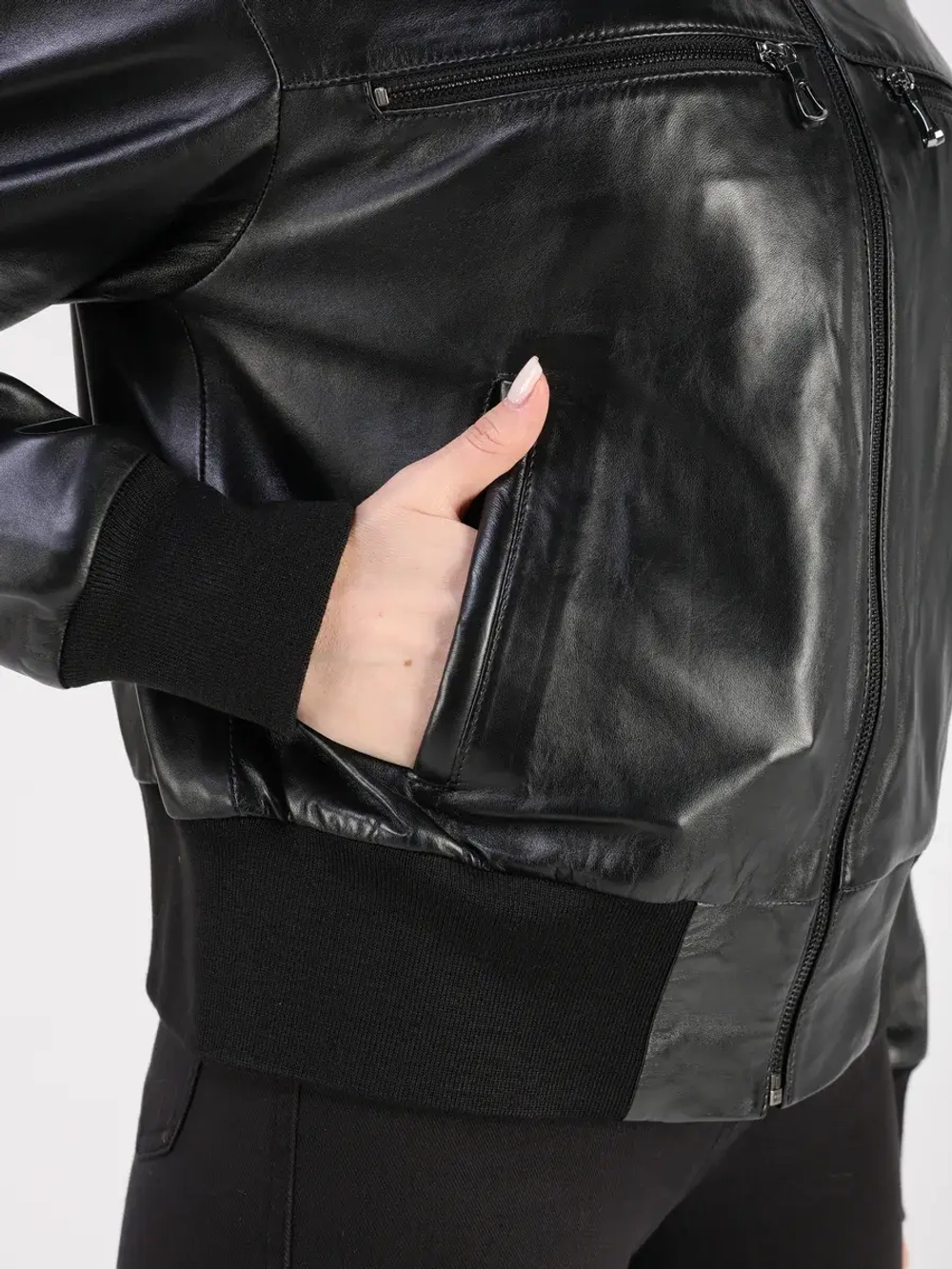 Кожаная куртка демисезонная