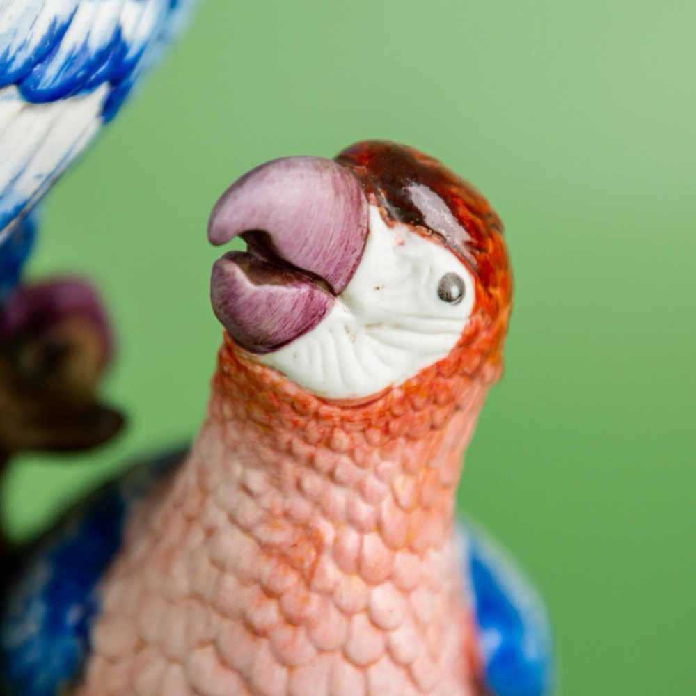 Фарфоровая мануфактура Capodimonte. «Пара попугаев на ветке»