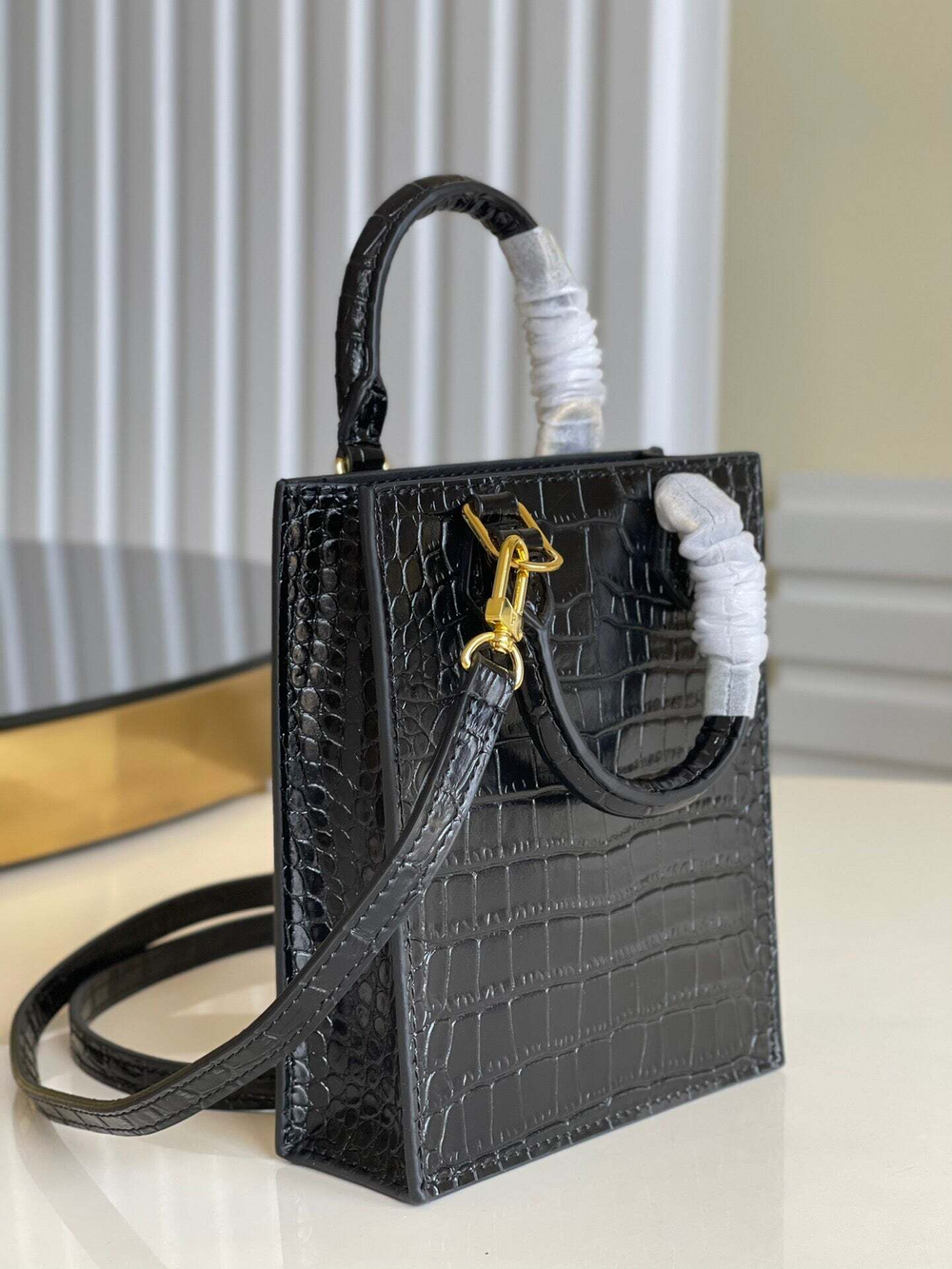 Louis Vuitton Petit Sac Plat