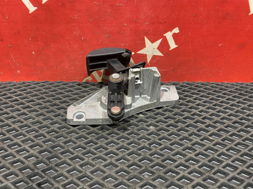 Ручка двери внутренняя левая 2020г