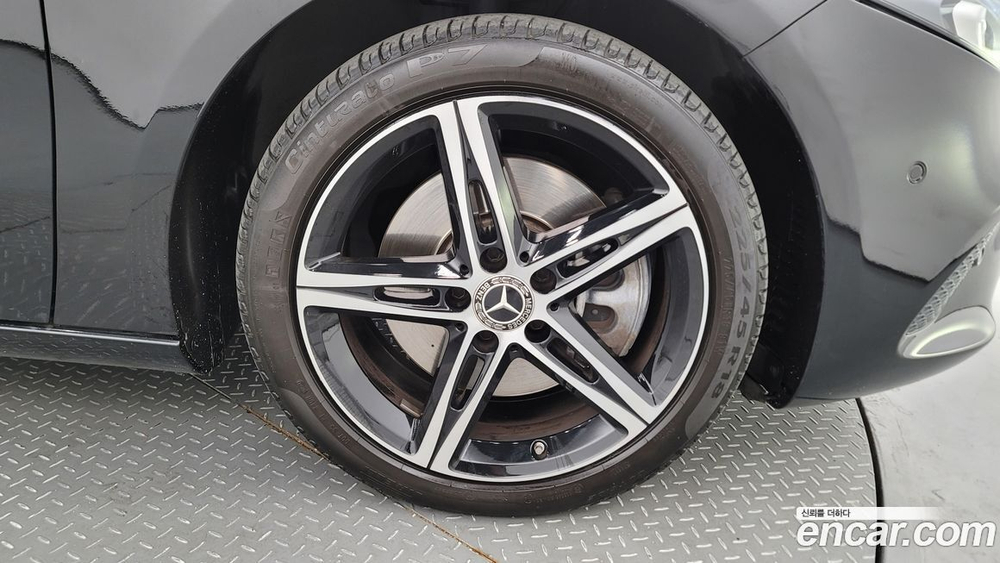 Mercedes-Benz A-Class W177 A250 4MATIC Sedan (09.2020)