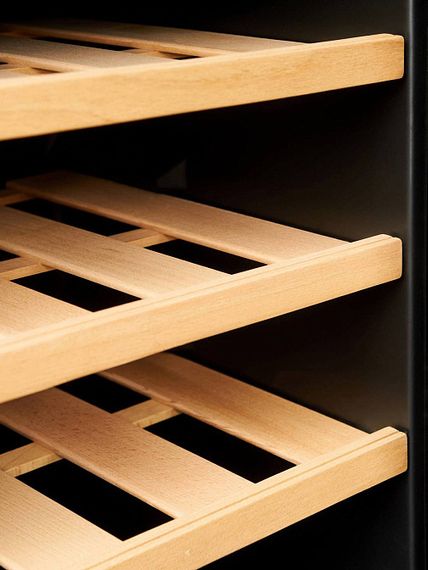 Винный холодильник Vinosafe VSF16AM