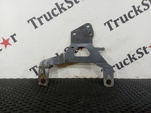 Кронштейн брызговика правый 2020г.