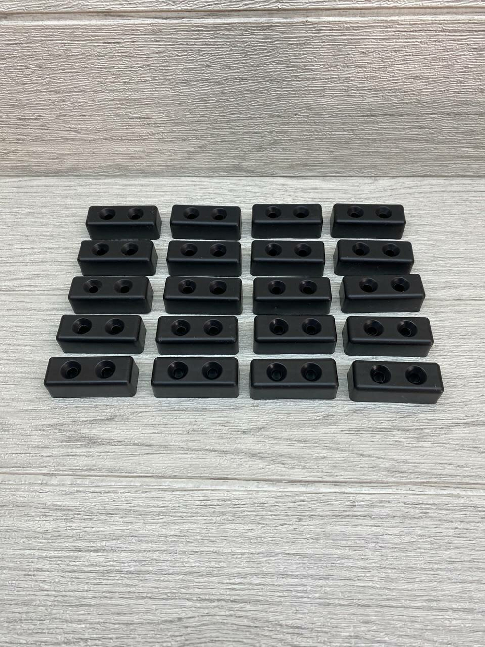 Ножки для мебели пластиковые высота 16 мм 20 штук