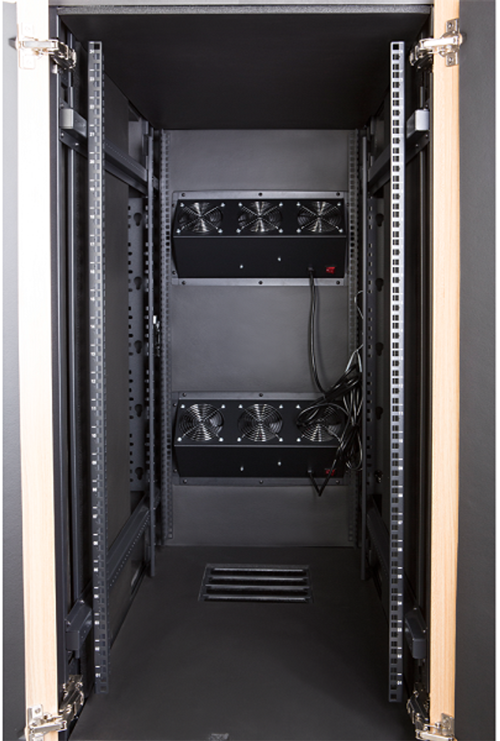 Шкаф напольный 19", 24U Lanmaster LAN-DC-CBSP-24U-WD