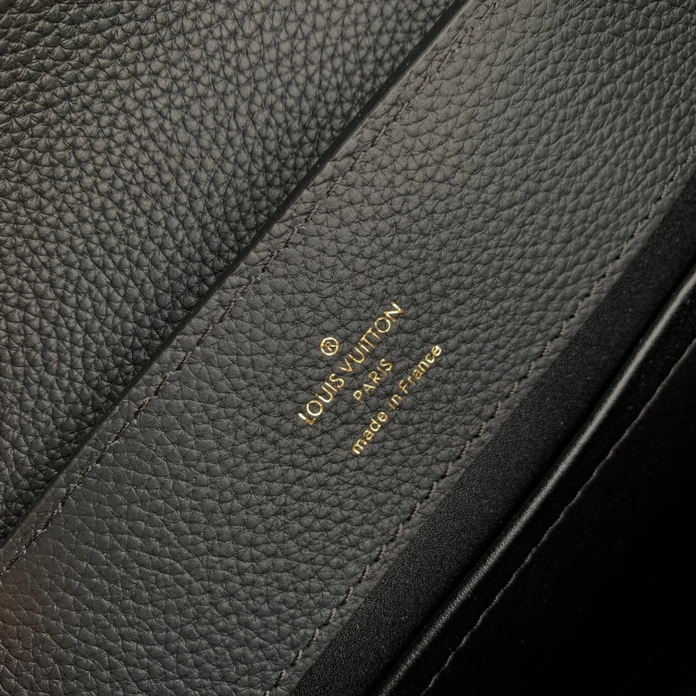 Louis Vuitton Capucines BB