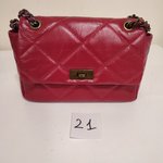 KELLY S красная - помята кожа на внутренней стороне крышки 21