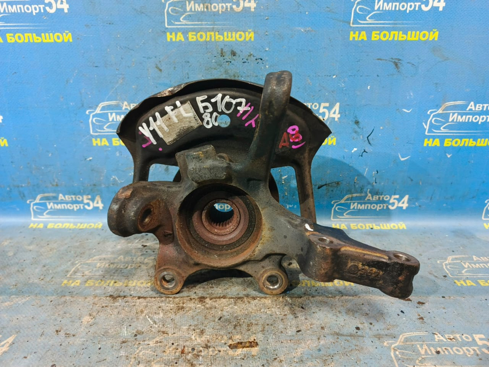 Ступица передняя левая NISSAN AD 1999-2008