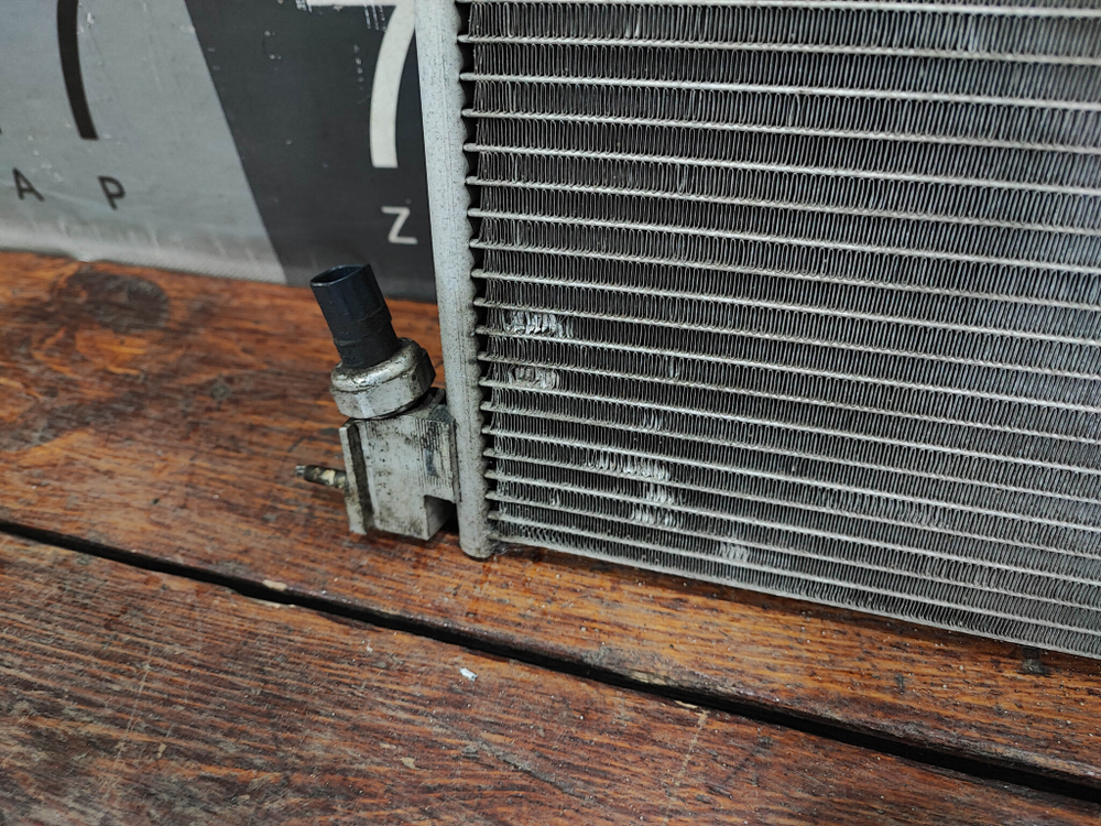 Радиатор кондиционера Mercedes C-Class (W205)  Б/У Оригинал A0995000454