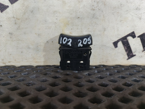 Кнопка обогрева зеркал