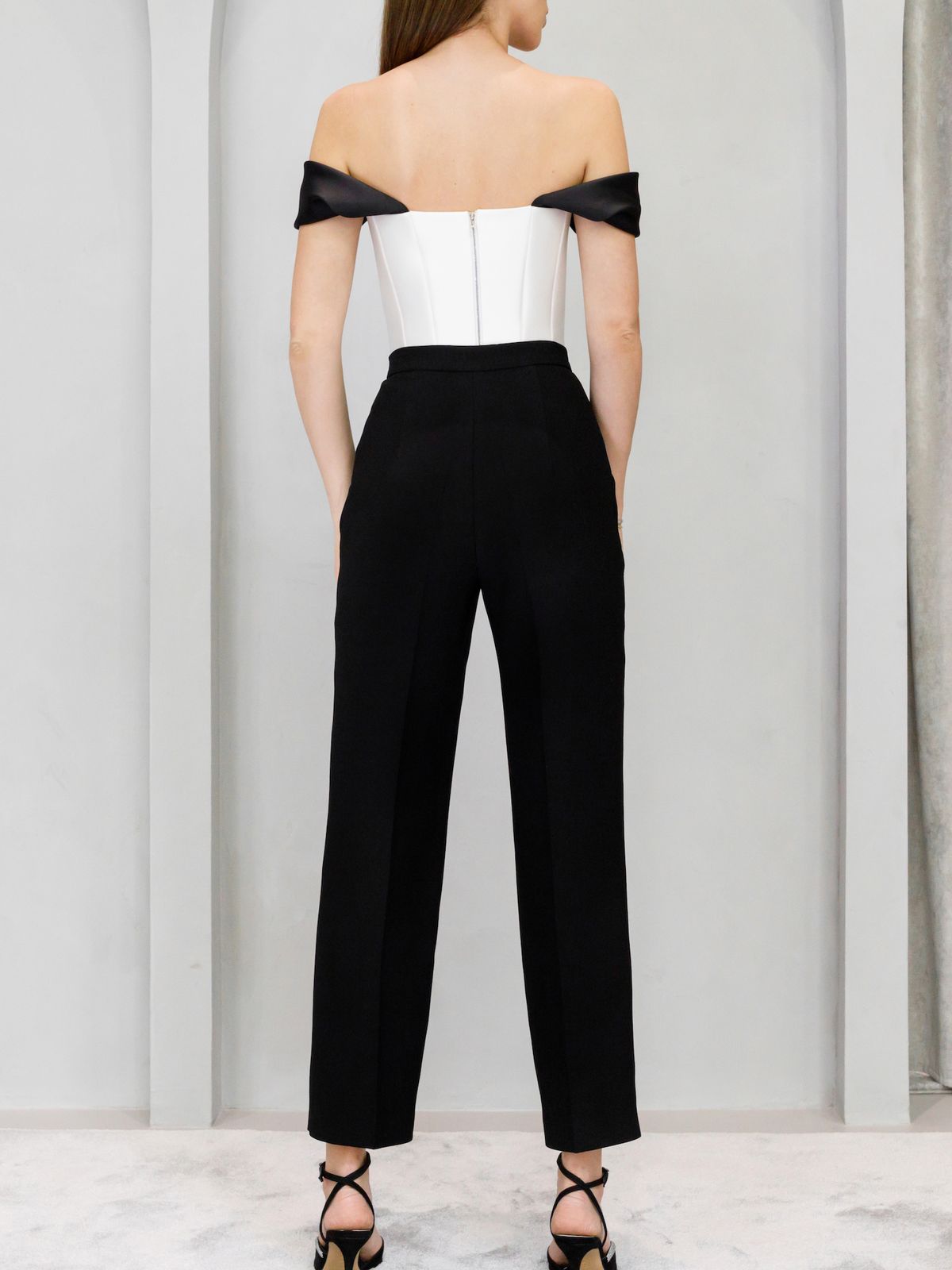 Атласный топ с бантом