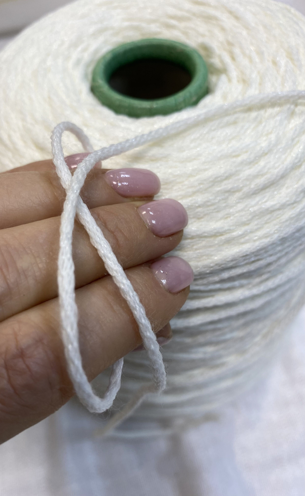 Пряжа на бобине (Италия) 70% шерсть мериноса 30%п/а 100г-230 м 470г