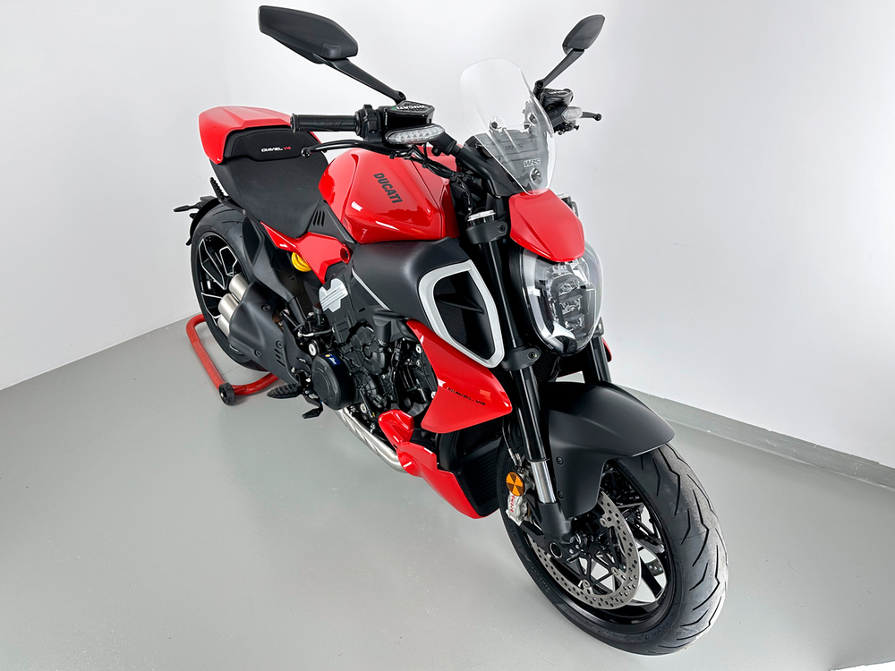 WRS Ветрове стекло Sport Ducati Diavel V4 прозрачное DU030T