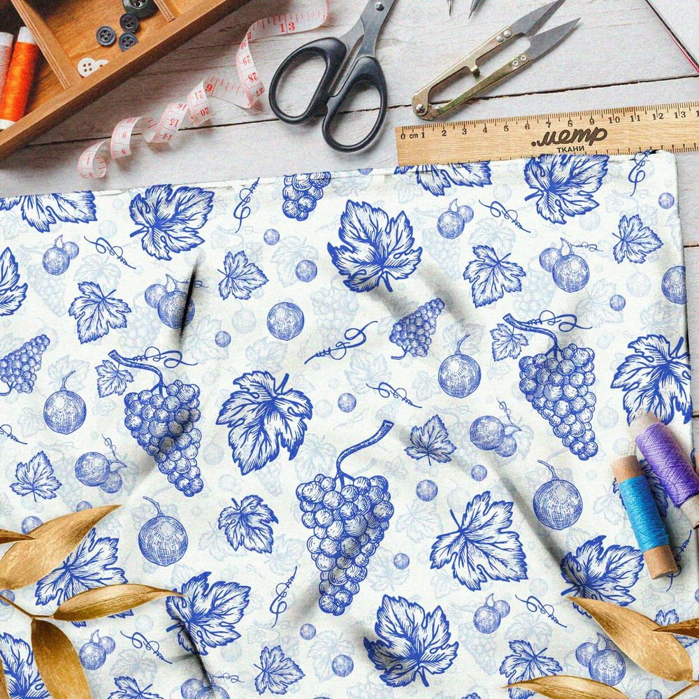 Ткань поплин нарисованная синей пастой смородина