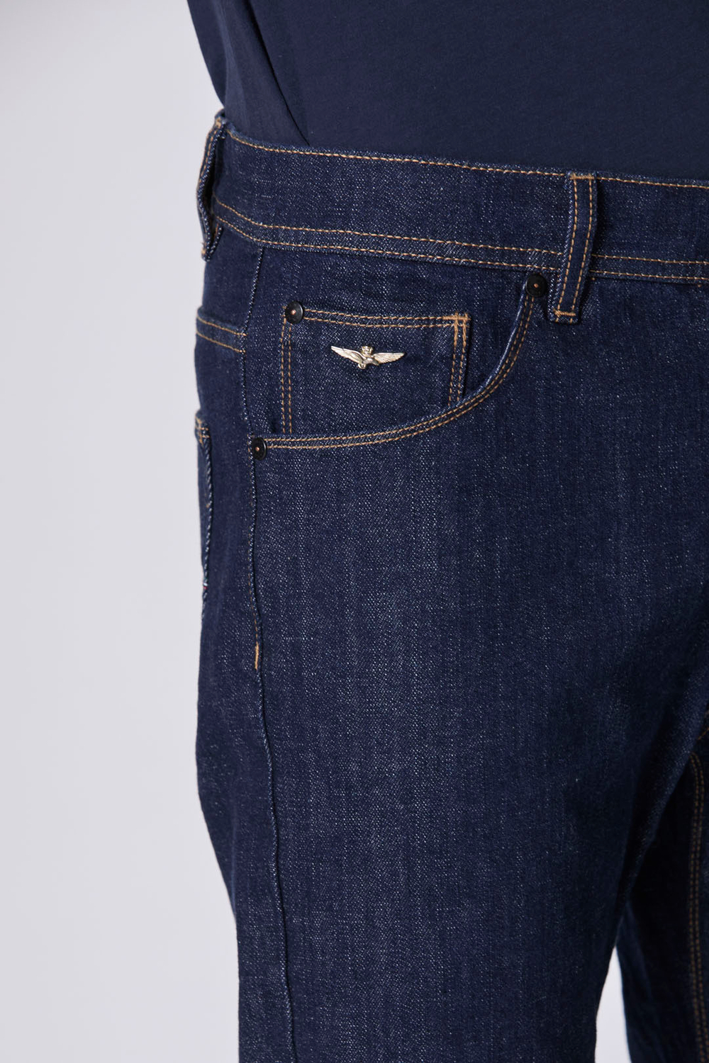 Джинсы муж. AERONAUTICA 200 темно синий желтым строчка