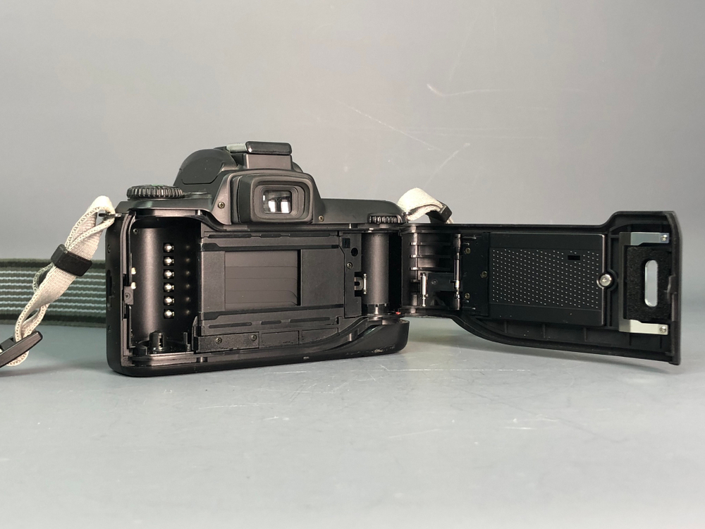 Nikon F65