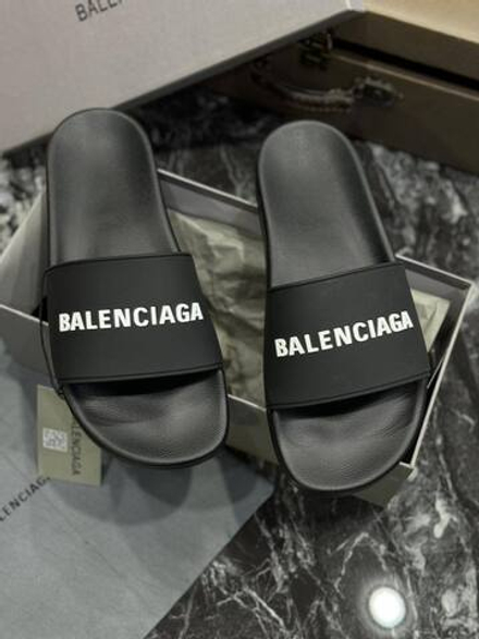 Шлепанцы Balenciaga