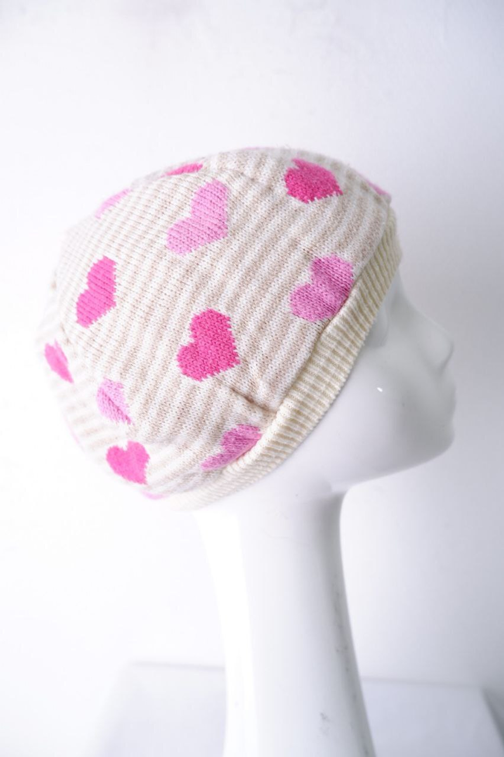 Шапка с сердечками