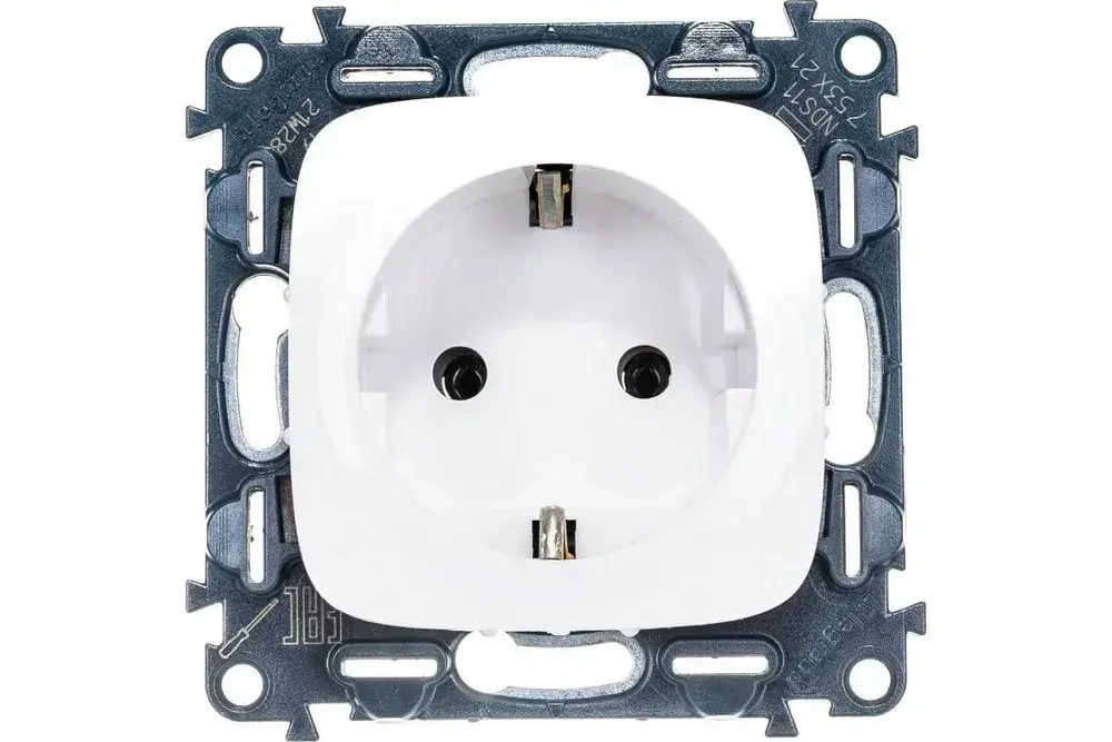 Розетка Legrand Valena Allure с лицевой панелью белая (автоматические клеммы) 753721