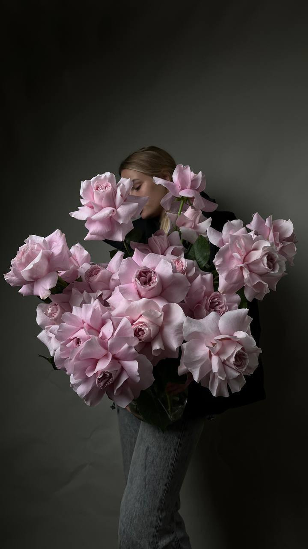 Букет роз эквадор в ассортименте (15 шт., 60 см)