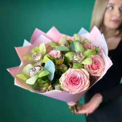 букет цветов из орхидей в Москве купить