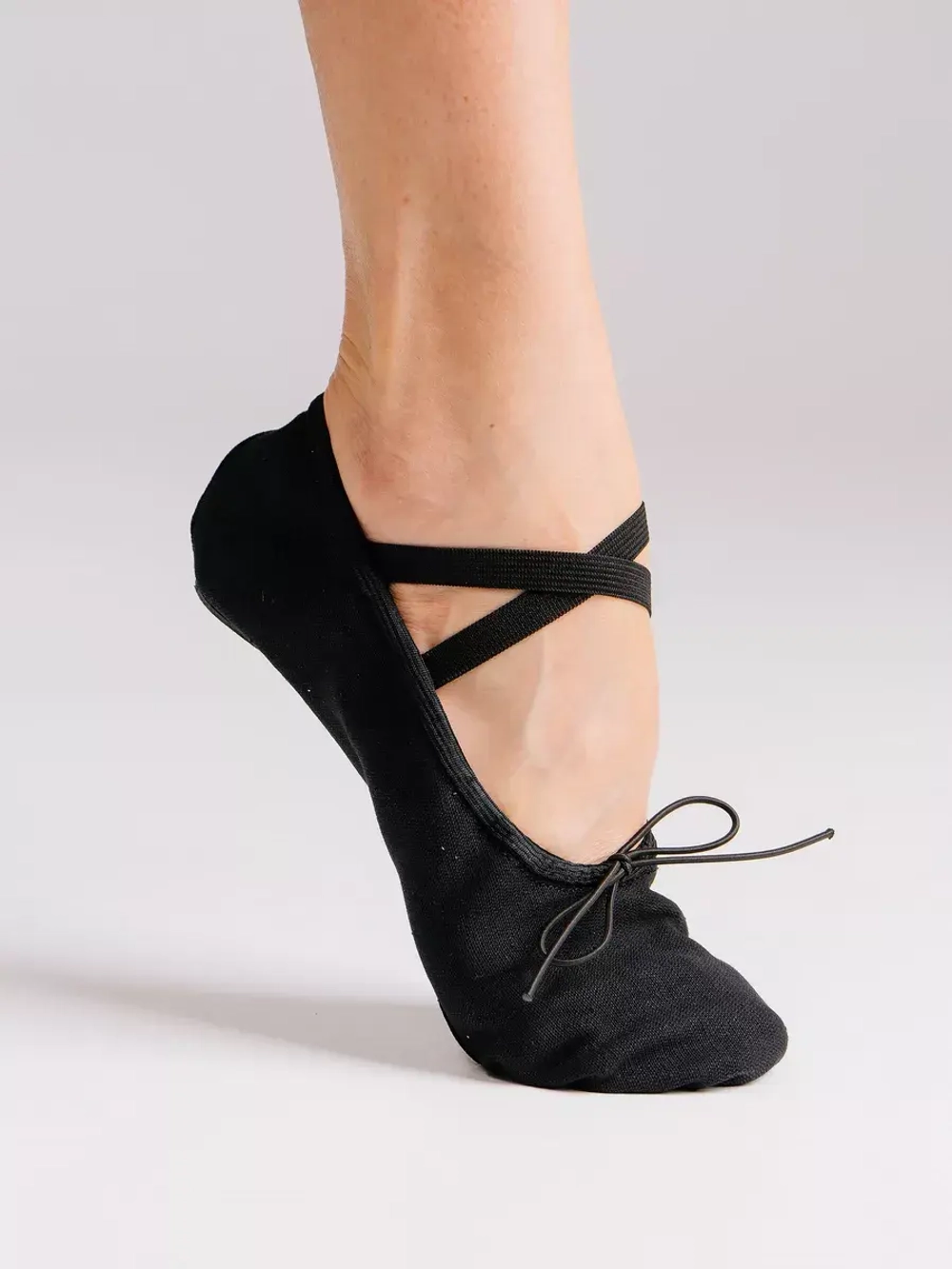 Балетки для танцев и гимнастики на резинке, черные