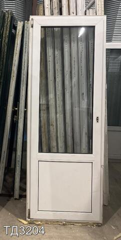 Дверь балконная пластиковая Б/У 2110(в) x 770(ш)