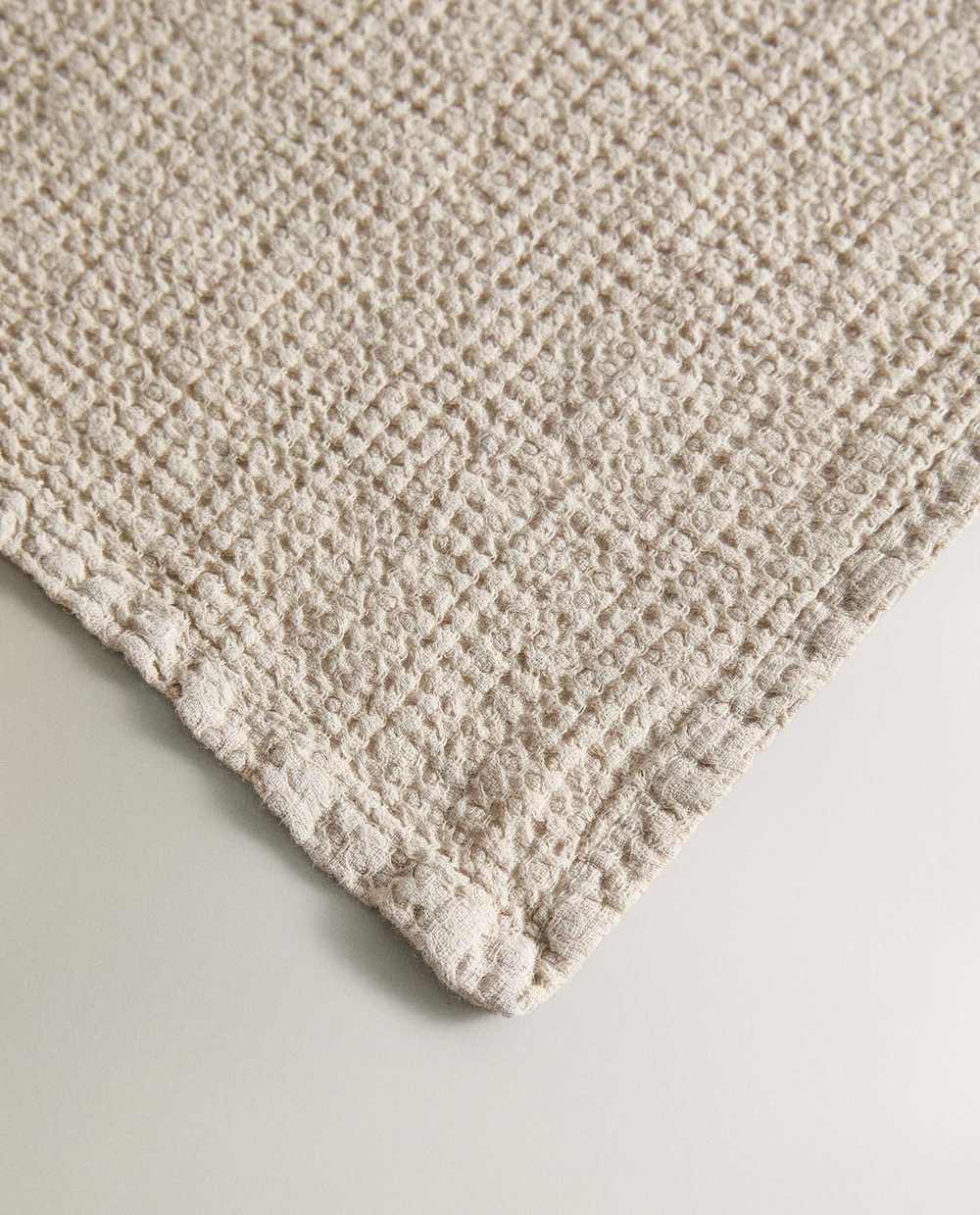 Zara Home - Льняное банное полотенце с вафельной текстурой, бежевый, 50х90 см