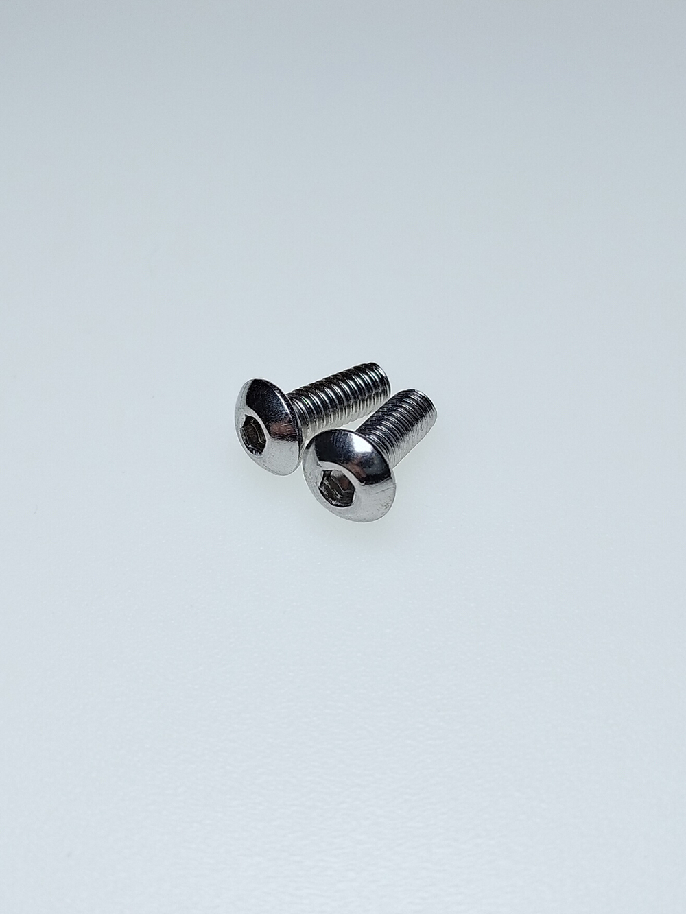 4х10 Винт с полукруг.гол. и внутр.шестигр. нерж. А2-70 ISO 7380 (50 шт.)