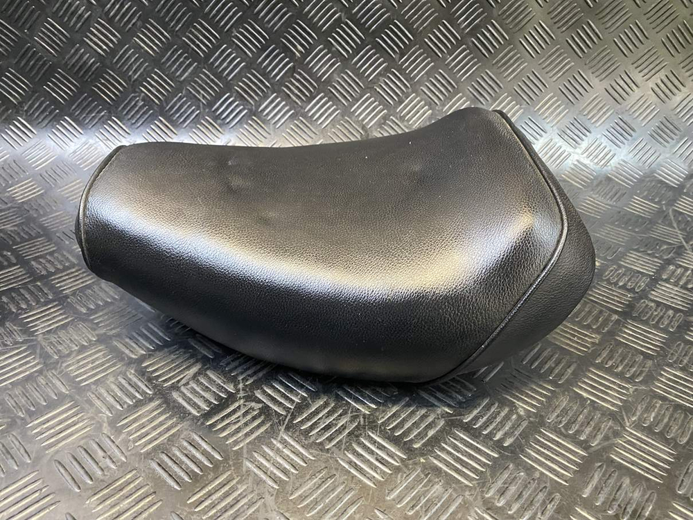 Сиденье водительское Suzuki Intruder VS750 VR51A