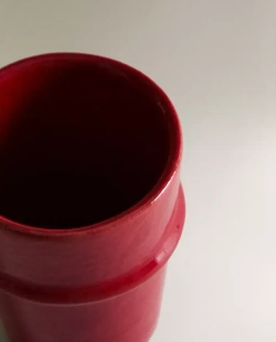 ZARA HOME ВАЗА С РЕЛЬЕФНЫМ УЗОРОМ И ЛАКИРОВАННОЙ ОТДЕЛКОЙ, КРАСНЫЙ