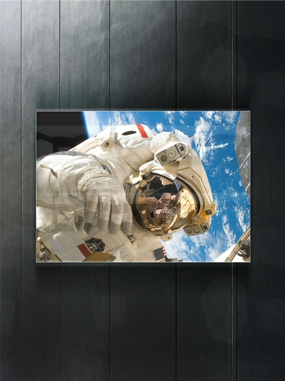 Модульная стеклянная интерьерная картина /Фотокартина на стекле /Космонавт, 28x40 см. Декор для дома, подарок