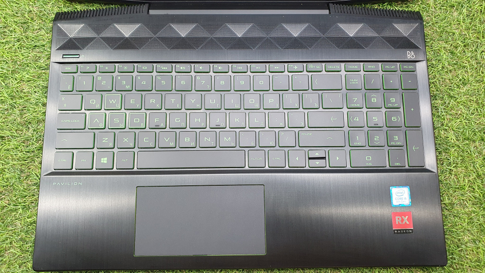 Игровой HP i5-8/12 Gb/RX 560 2 Gb/FHD/Pavilion 15-cx0081ur 5EQ55EA/Windows 10