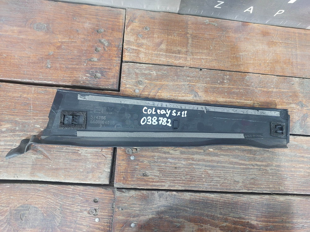 Накладка двери задней левой Geely Coolray 19-нв Б/У Оригинал 6600004016