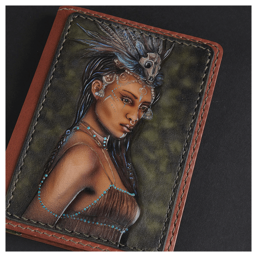 Кожаная обложка на паспорт «Шаманка» (фигура)