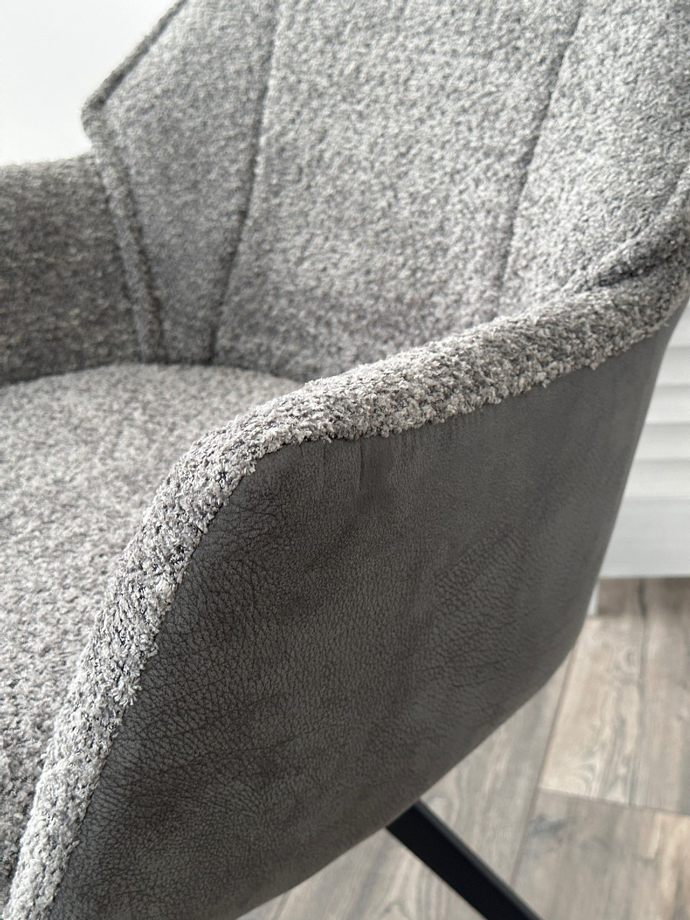 Стул М-City DISAUR Brevis поворотный на 180 градусов, Xd841-16 Серый, букле, Gino-457 Серый, ткань, Черный