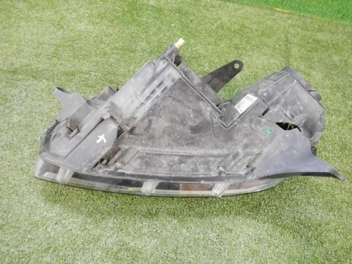 Битая Фара правая Renault Logan 2 Sandero 2 (2014-2018) галоген