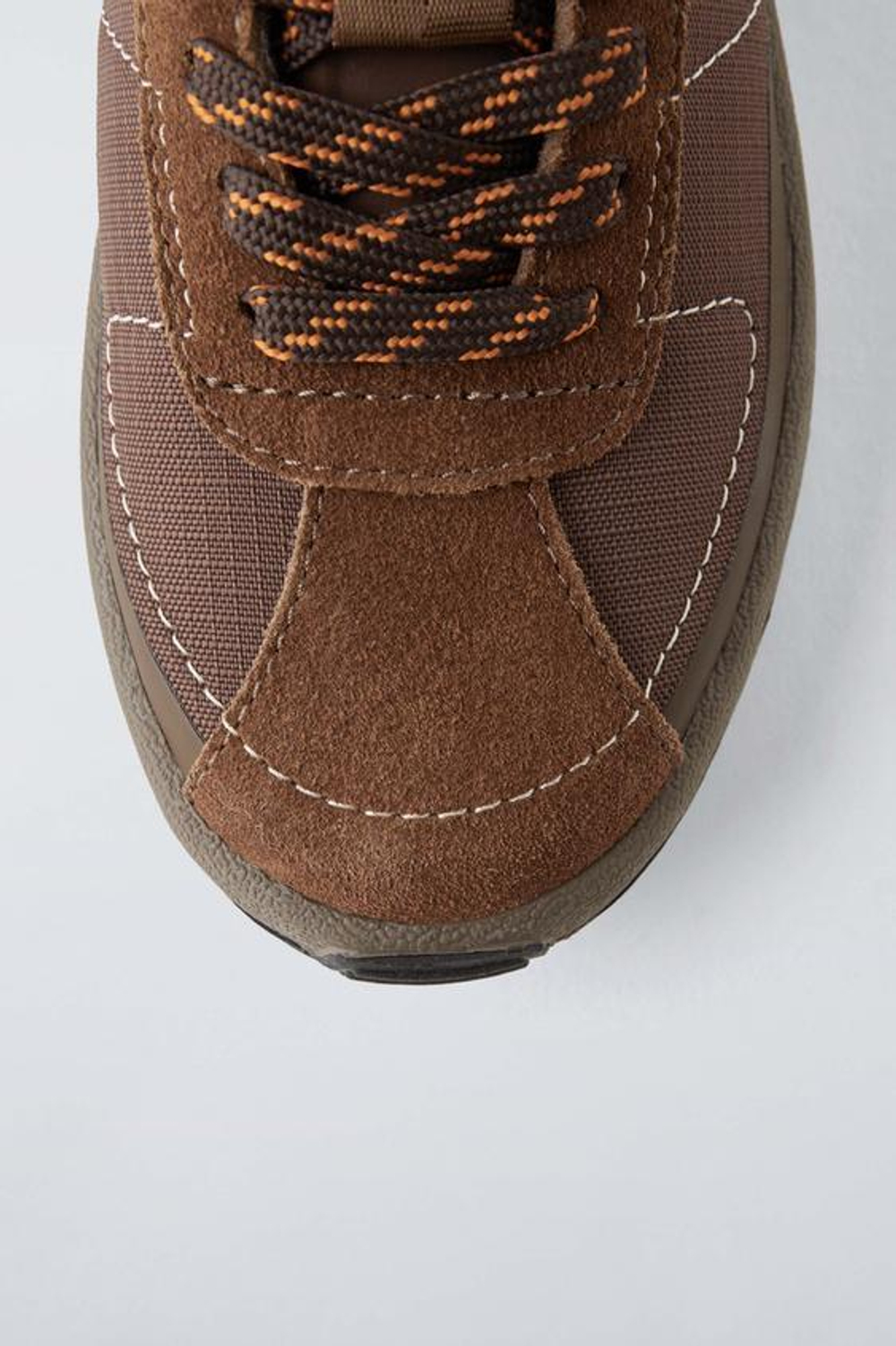 ZARA КРОССОВКИ С КОНТРАСТНЫМИ ВСТАВКАМИ, КОРИЧНЕВЫЙ