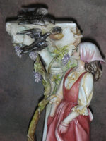 Статуэтка. Фарфор. Девушка и ласточкино гнездо. Capodimonte. Италия