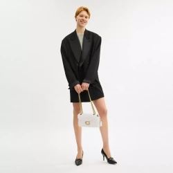 COACH СУМКА ЧЕРЕЗ ПЛЕЧО TABBY 26 С МЯГКОЙ ПОДКЛАДКОЙ, БЕЛЫЙ