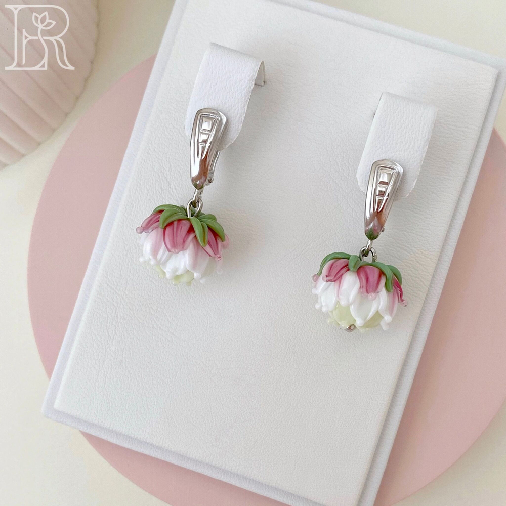 LEFIREL' Серьги серебряные женские "Клевер" с цветами из муранского стекла / ювелирные украшения из родированного серебра 925