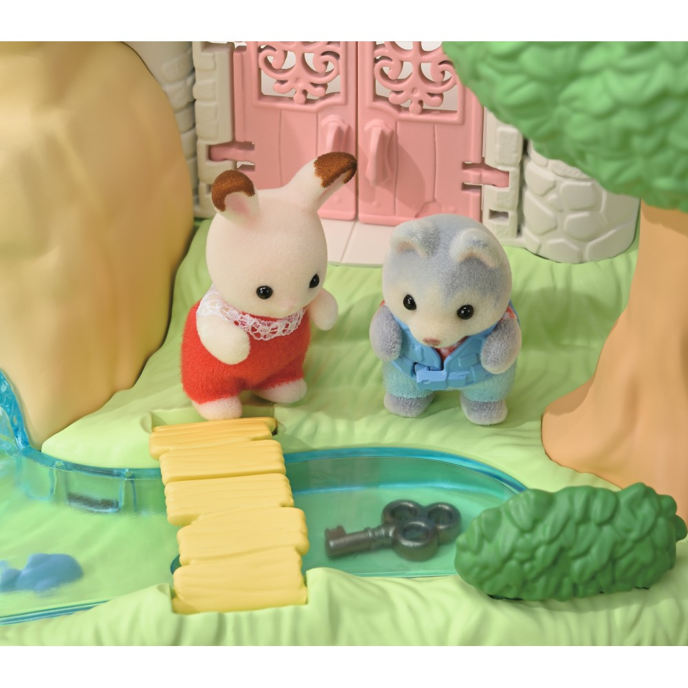 Sylvanian Families - Остров с водопадом Secret Forest + фигурка собачки хаски 5761