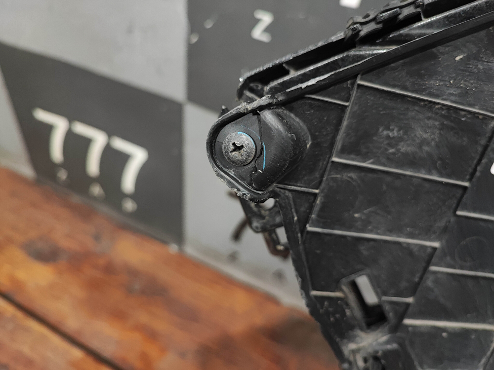 Решетка радиатора Haval M6 2 21-нв Б/У Оригинал 5509100XKZ0YA